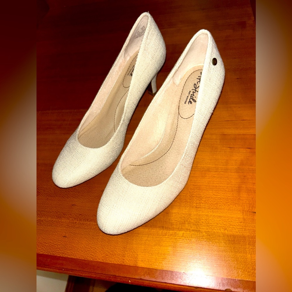 LIFE STRIDE WOMENS SIZE 9.5m like new